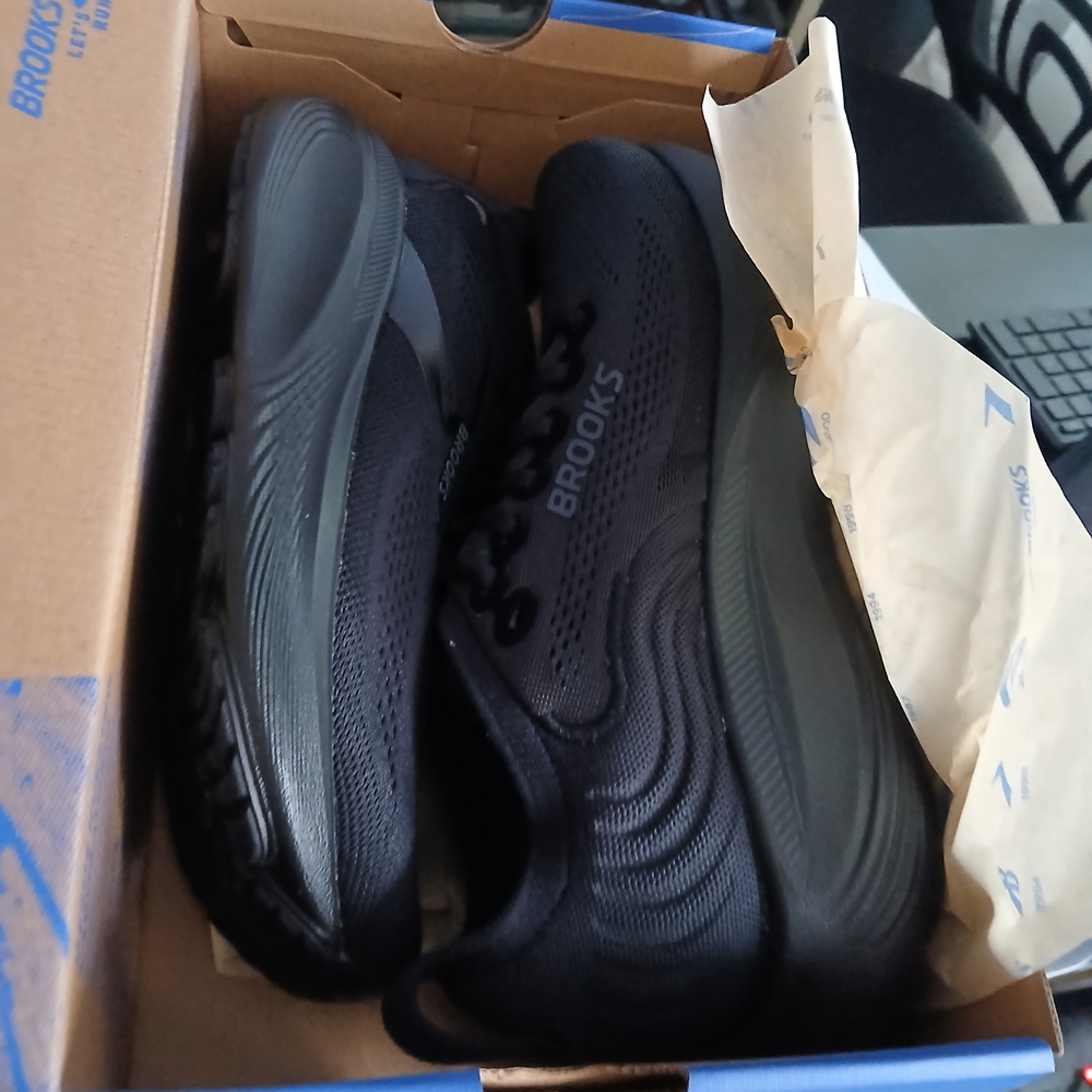 Brooks Men's All-Black Athletic Shoes - Picture 12 of 13